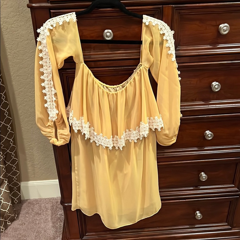 Judith March - yellow dress
